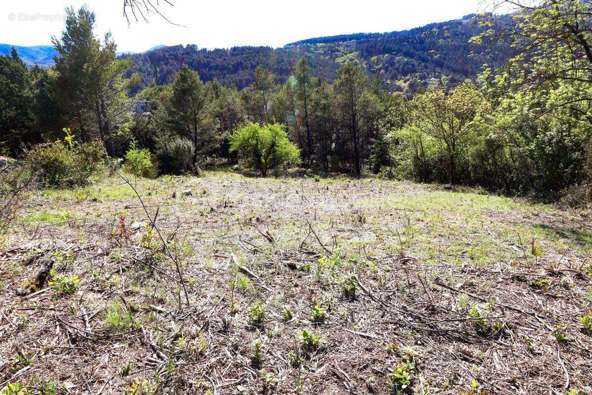 Terrain à LAMALOU-LES-BAINS