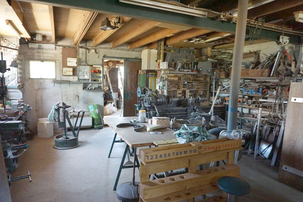 Belle maison familiale de 196 m2 avec dépendances et agréable terrain - photo 22