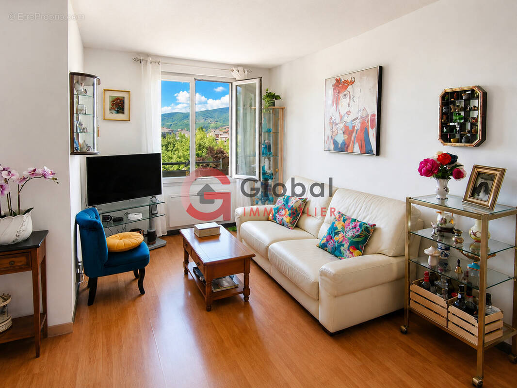 Appartement à FONTAINE