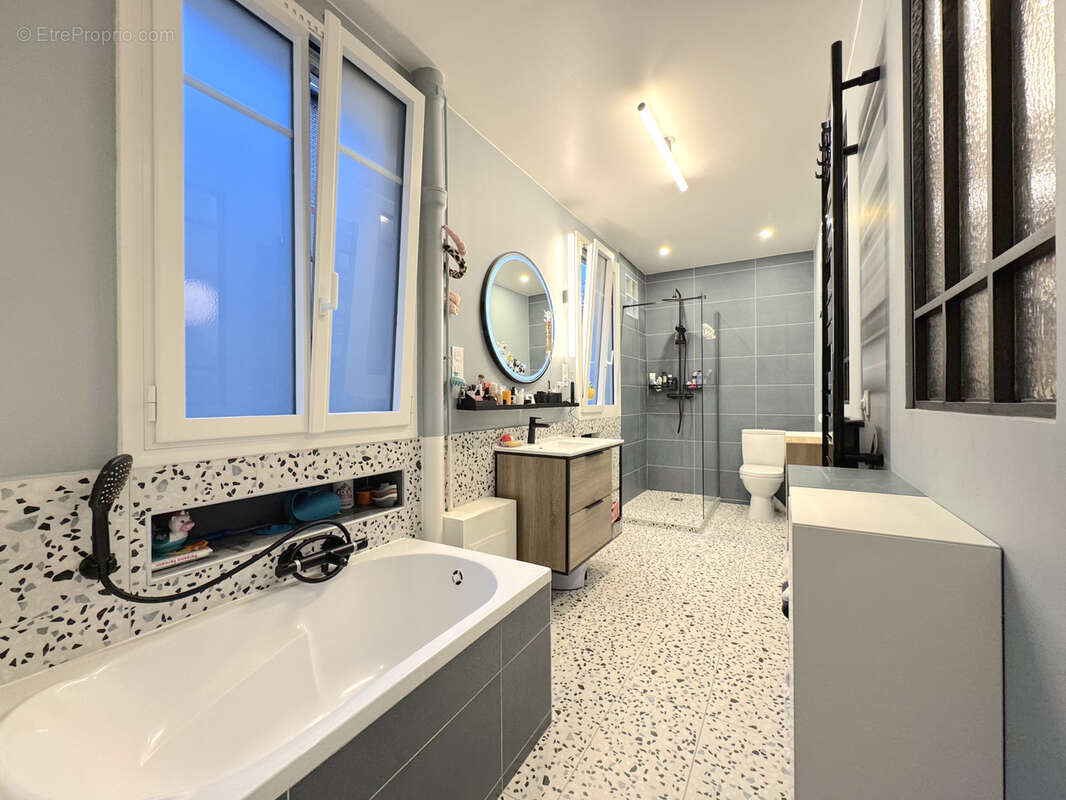 Appartement à ASNIERES-SUR-SEINE