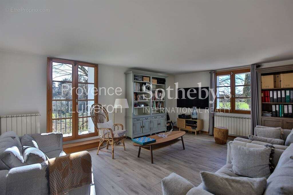 Maison à PERNES-LES-FONTAINES