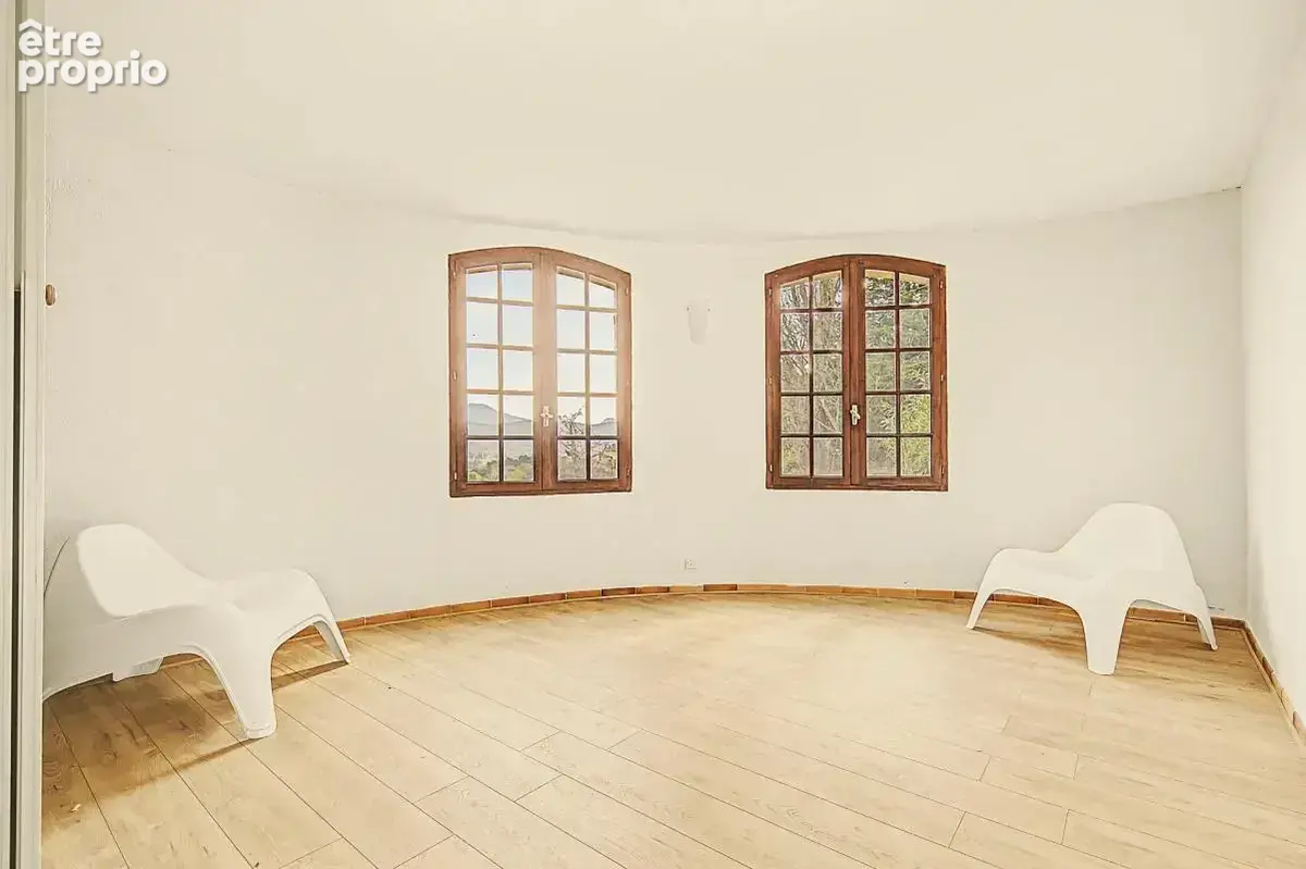 Maison de caractère avec vue panoramique - Fort potentiel - photo 17