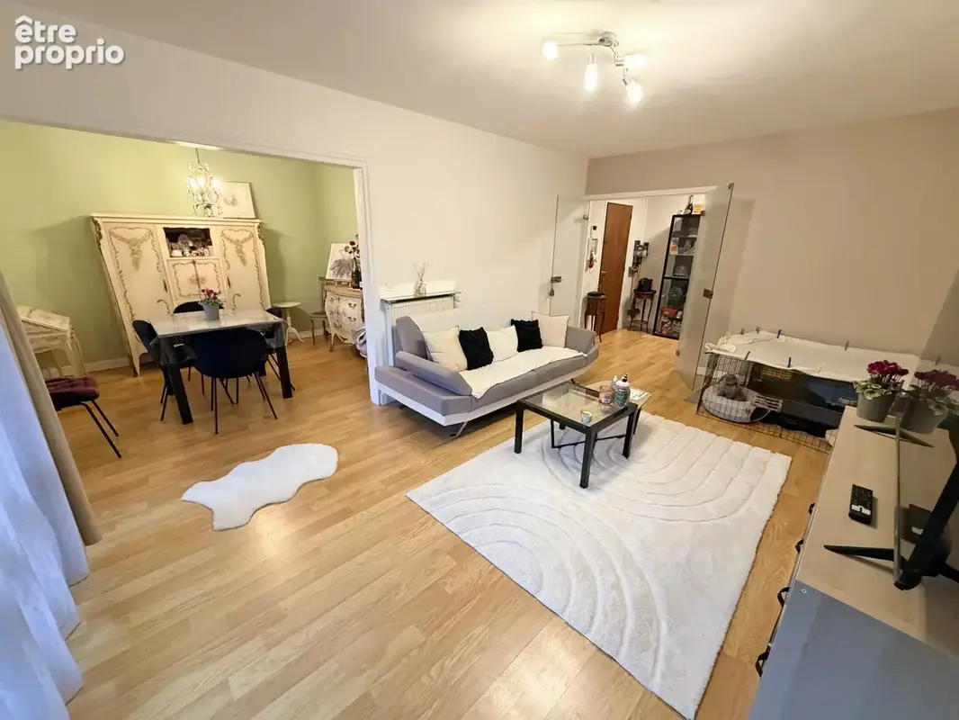 Reims Centre Ville - Appartement à Vendre avec Balcon, Parking en sous sol et cave - photo 1
