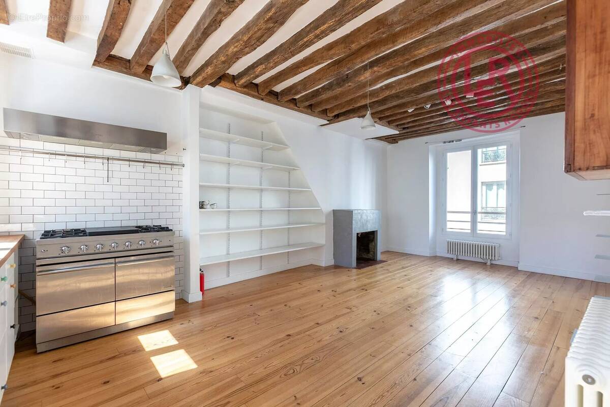 Appartement à PARIS-11E