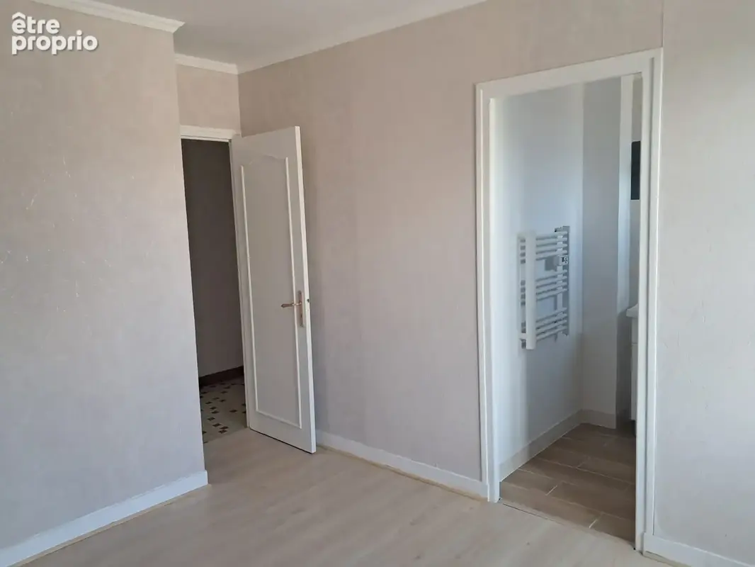 Maison 3 pièces 74 m² à vendre à Pont-D'ouilly (14690) - photo 2
