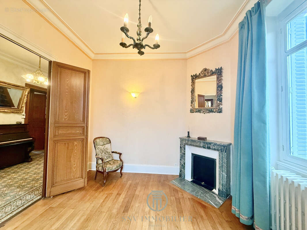 Maison à SAINT-AMAND-MONTROND