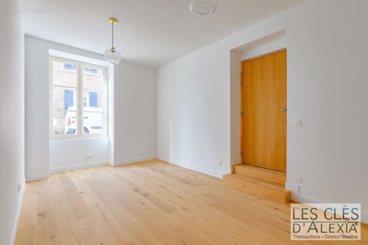 Appartement à SAINT-GENIS-LAVAL
