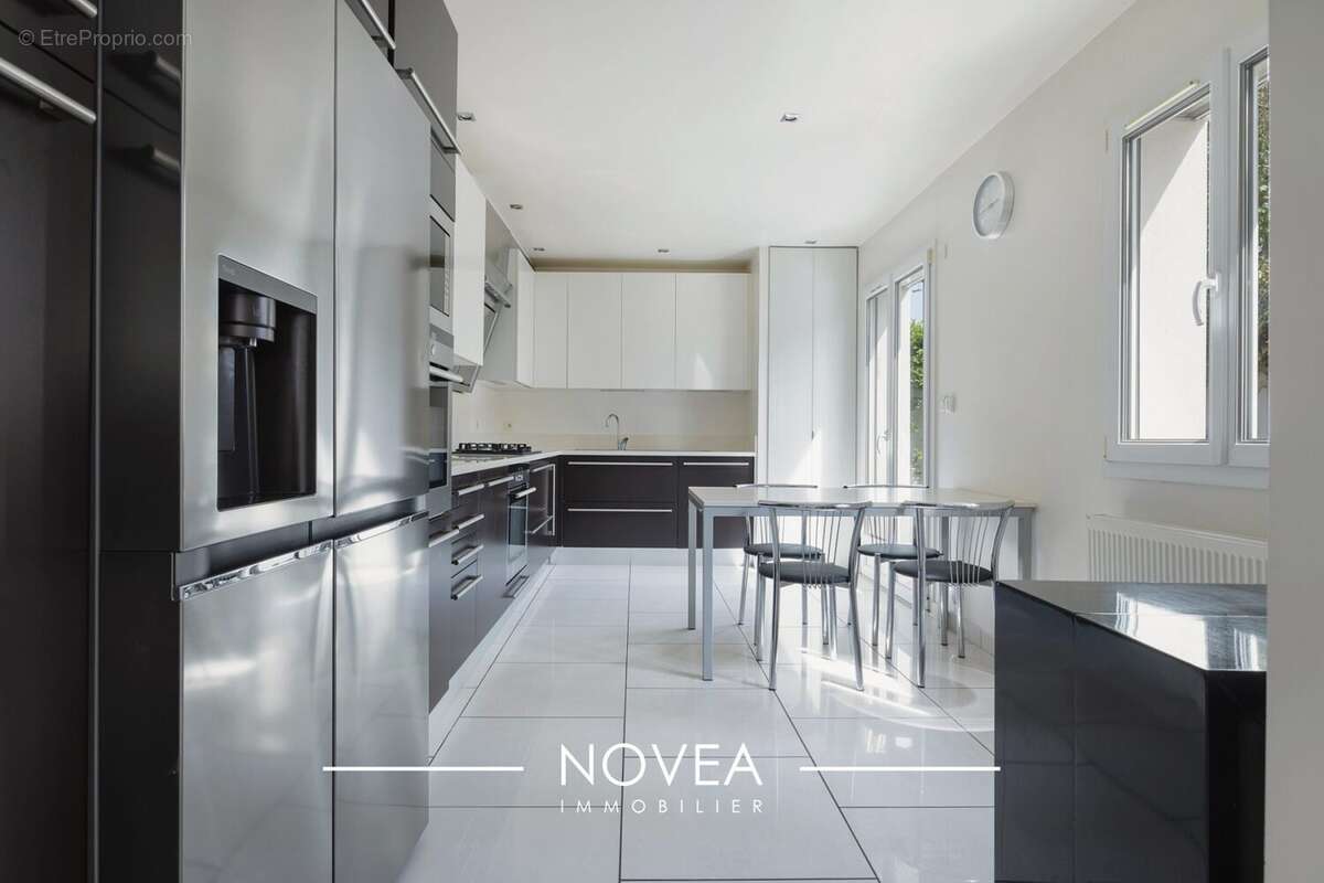 Maison 180 m² à Villeurbanne  - photo 7