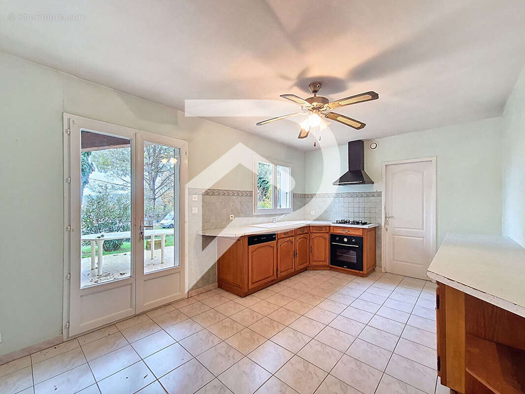 Maison à MONTELIMAR