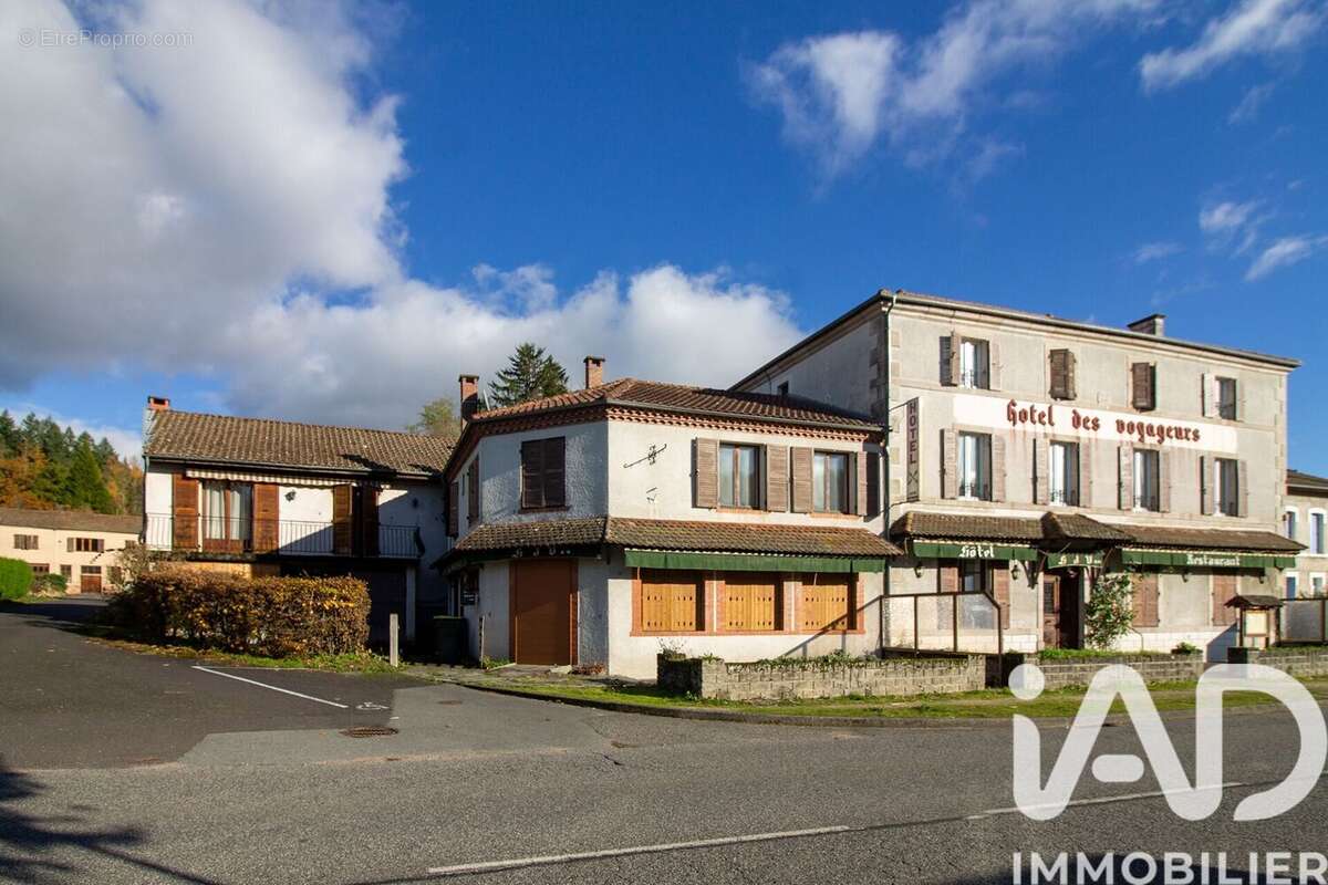 Appartement 800 m² à Vertolaye  - photo 2