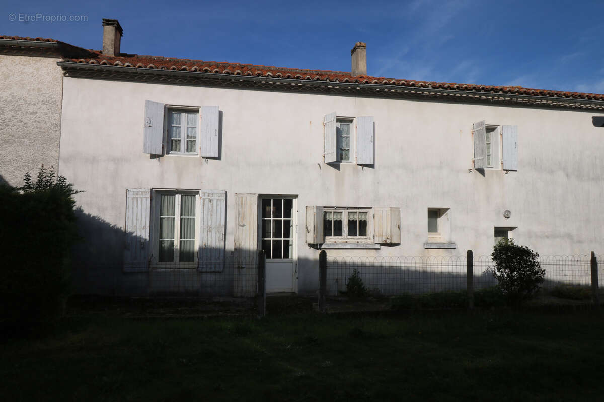 Maison à LOULAY