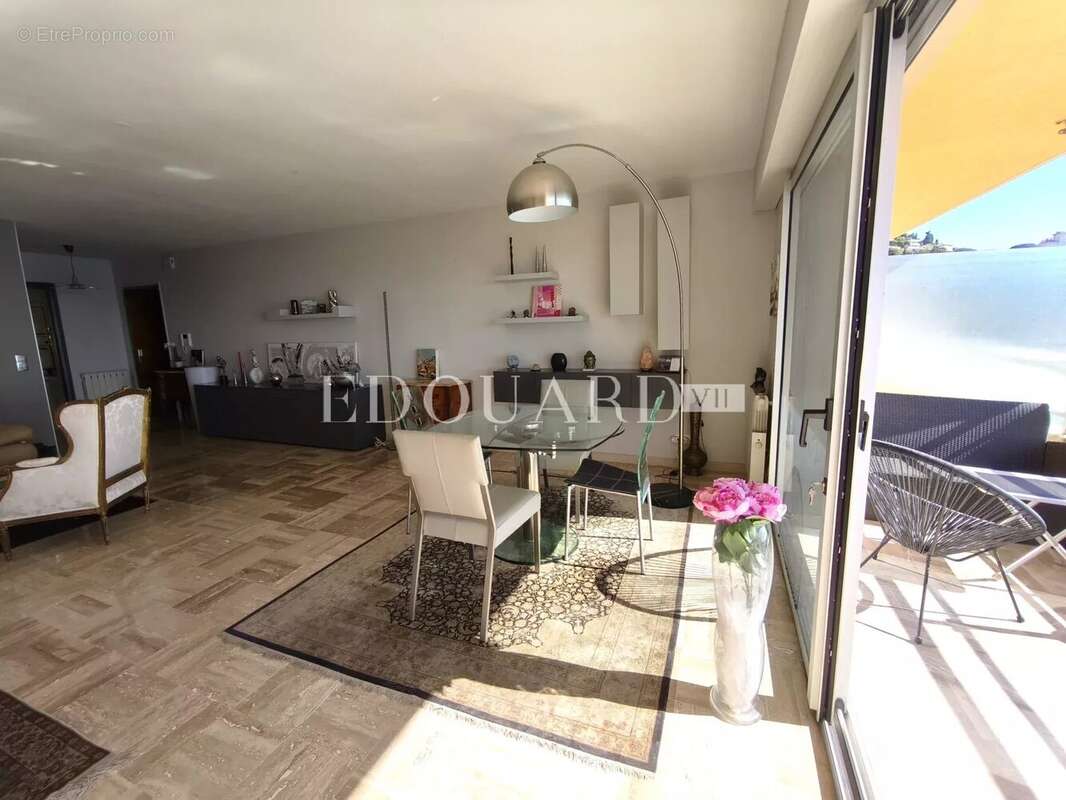 Appartement à ROQUEBRUNE-CAP-MARTIN