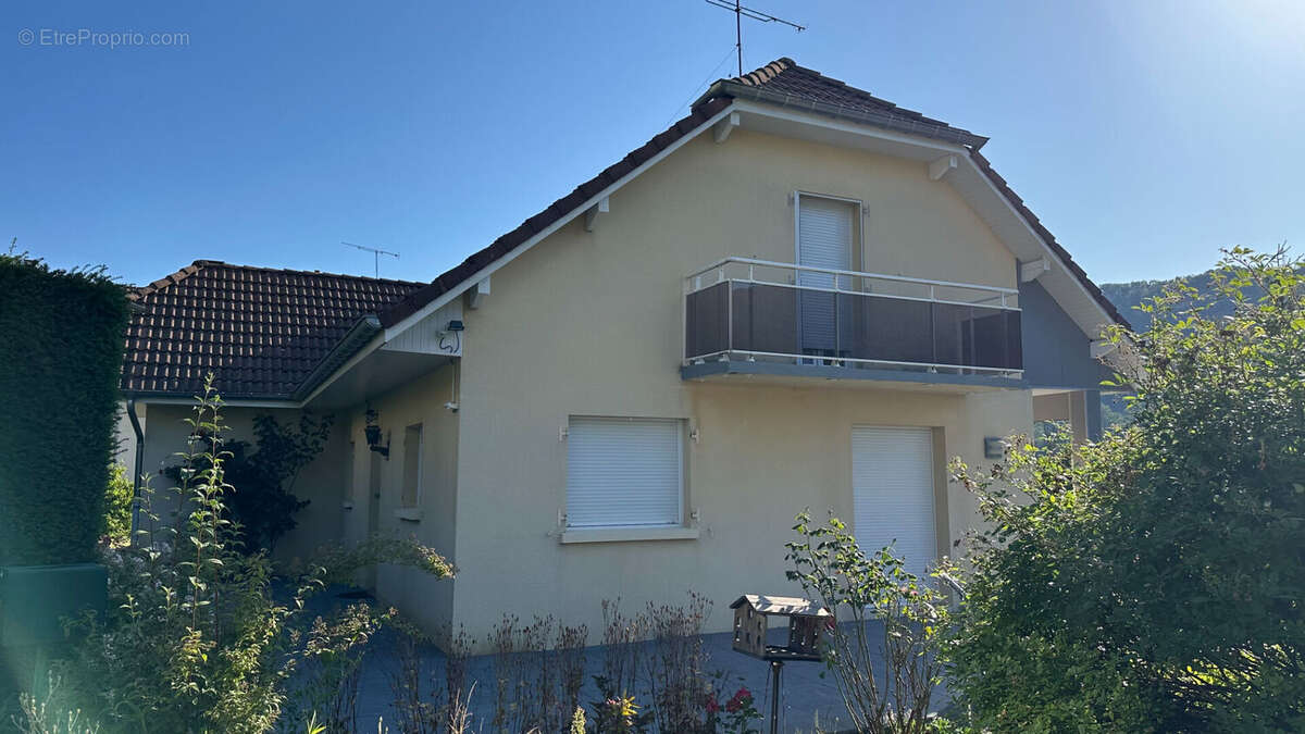 Maison à PONT-DE-ROIDE