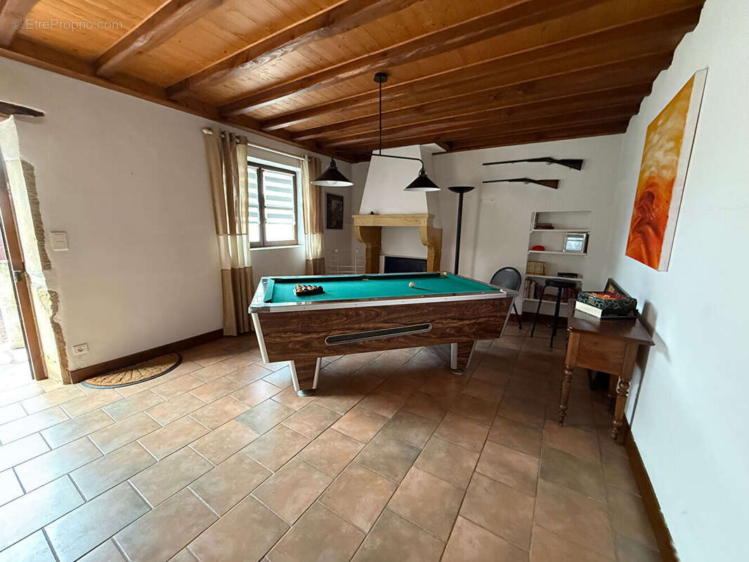 Maison à COMMELLE-VERNAY