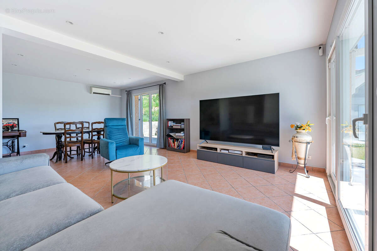 Maison à CHASSE-SUR-RHONE