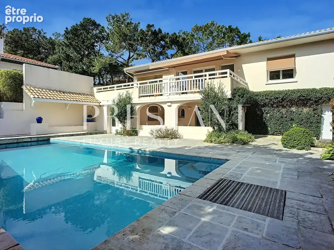 Exclusivité - Chiberta, vaste maison rénovée sur un grand  terrain arboré et paysager avec piscine - photo 3