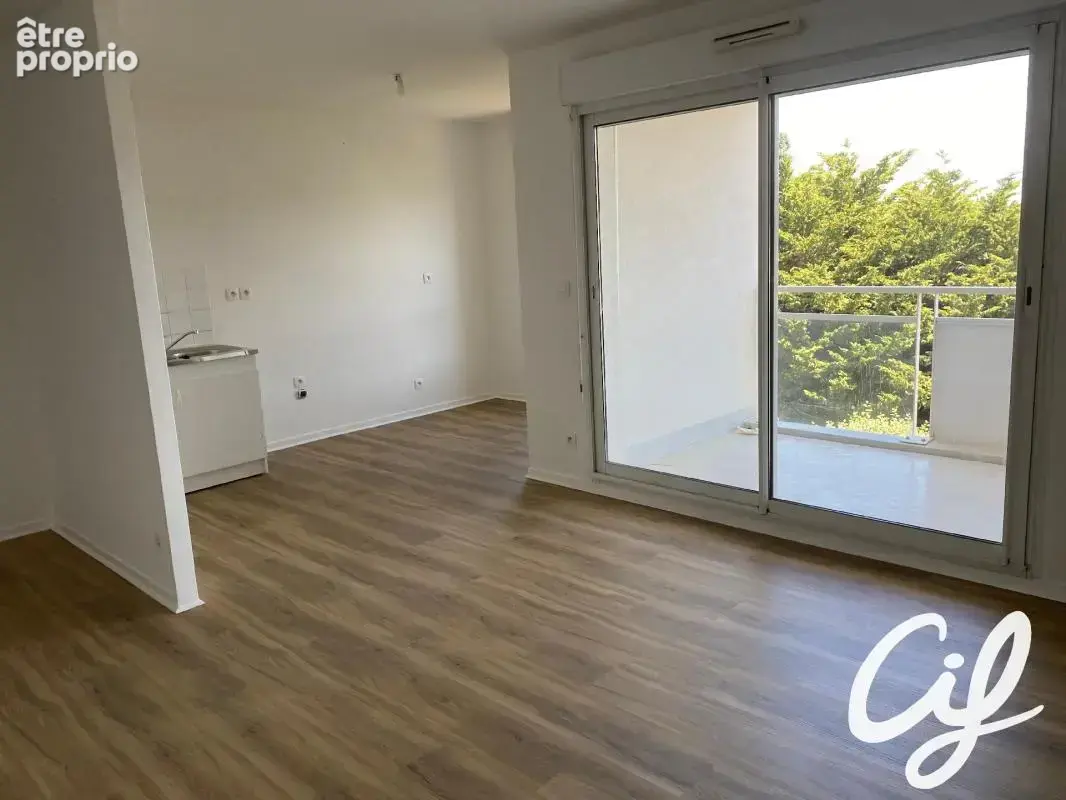 Appartement T3 La Vergne - 64.73 m2  155 000 Euros - photo 1