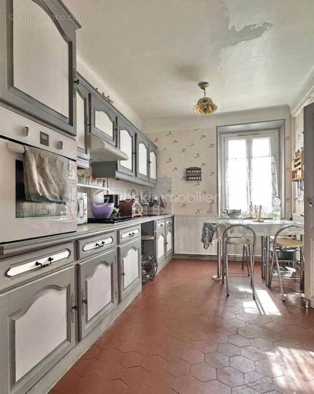 Maison à VILLENEUVE-SUR-YONNE