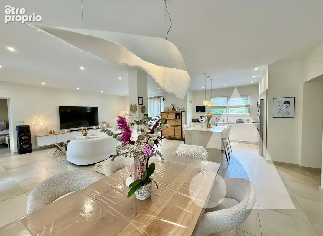 Photo Maison à Rosieres-Pres-Troyes au prix de 550 000€