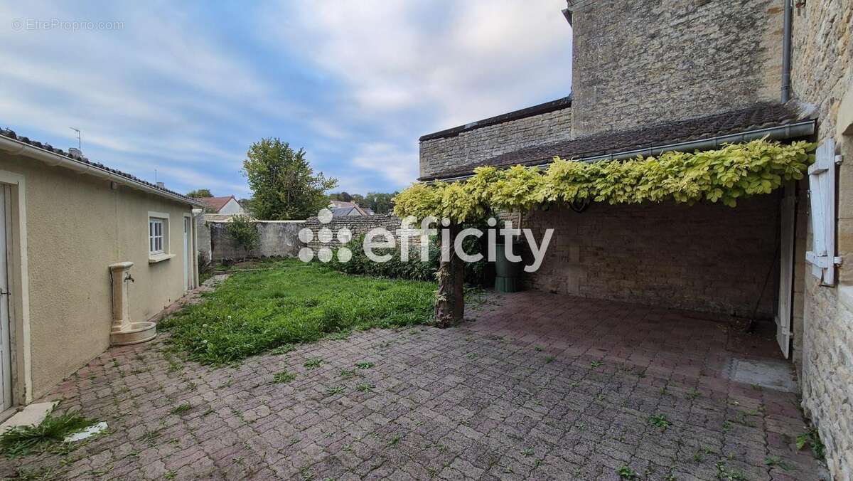 Maison à COURSEULLES-SUR-MER