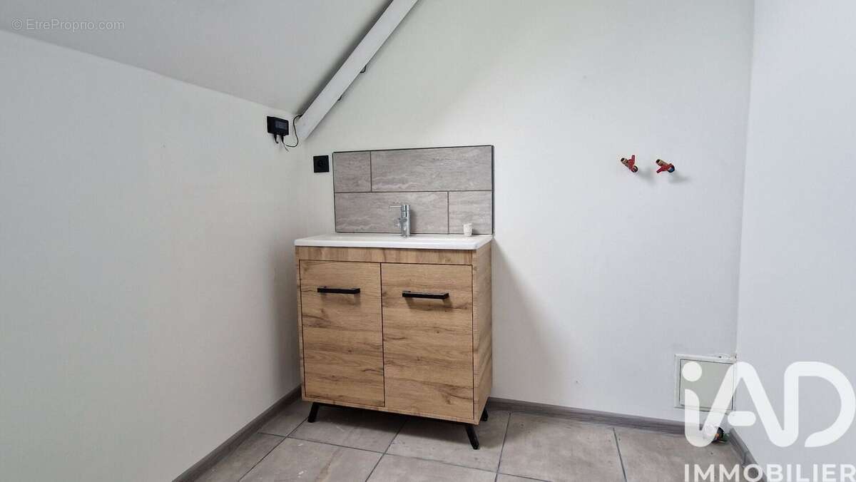 Maison 73 m² à Laurenan  - photo 7