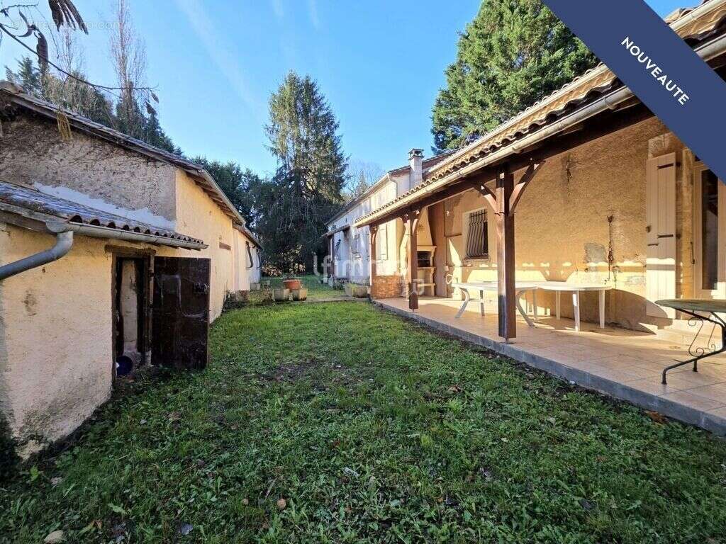 Maison à NOTRE-DAME-DE-SANILHAC