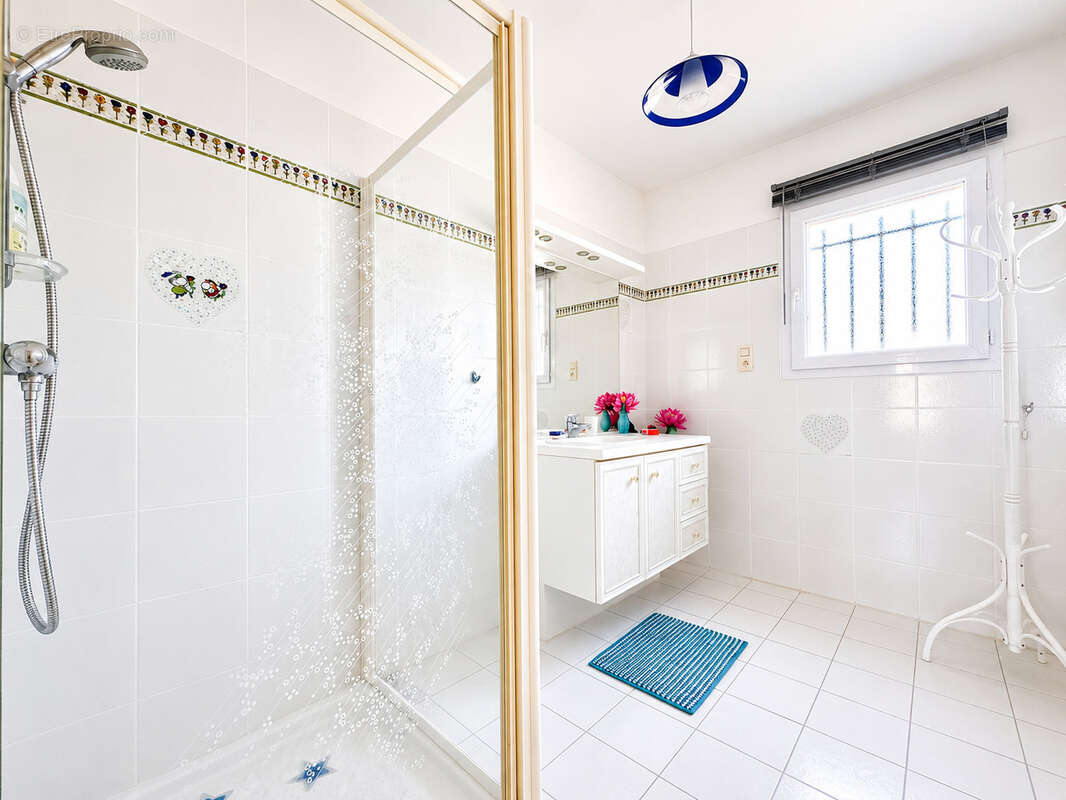 Valreas centre - villa - quartier calme - photo 23