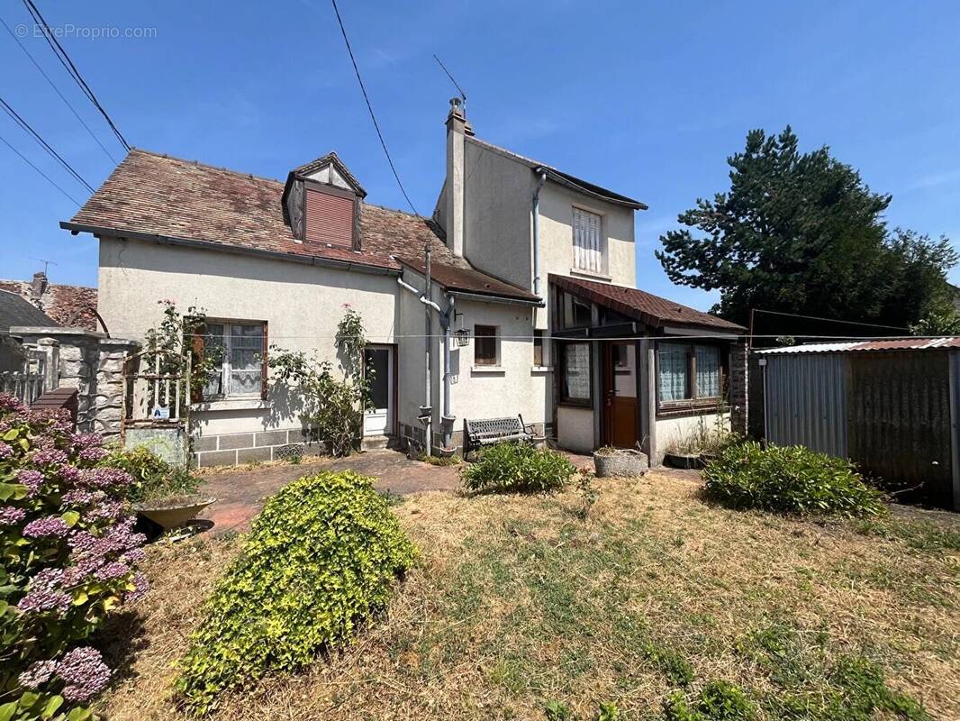 Maison à SANTEUIL