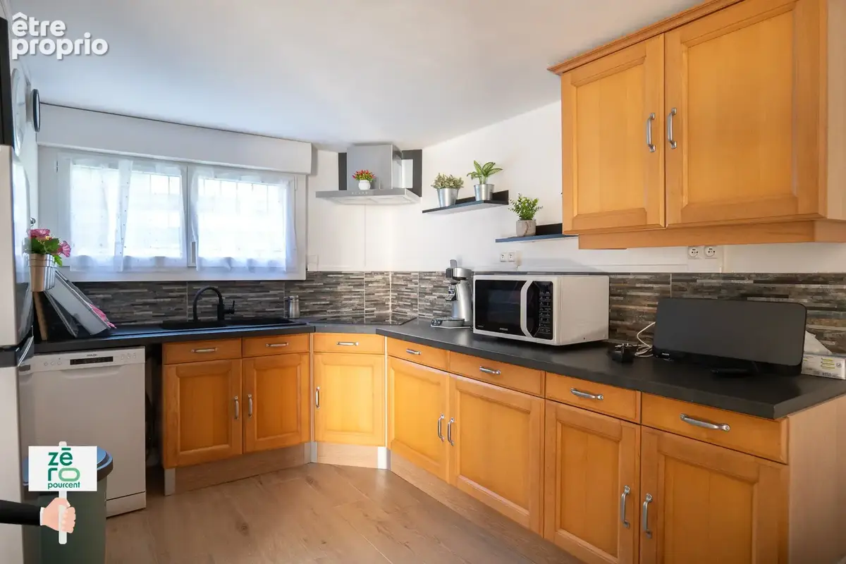 Maison 4 pièces 93 m2 à La Chaume   Proche océan, plage de la Paracou et dunes - photo 10