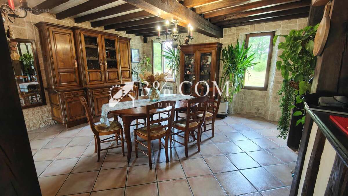 Maison à LUXEY