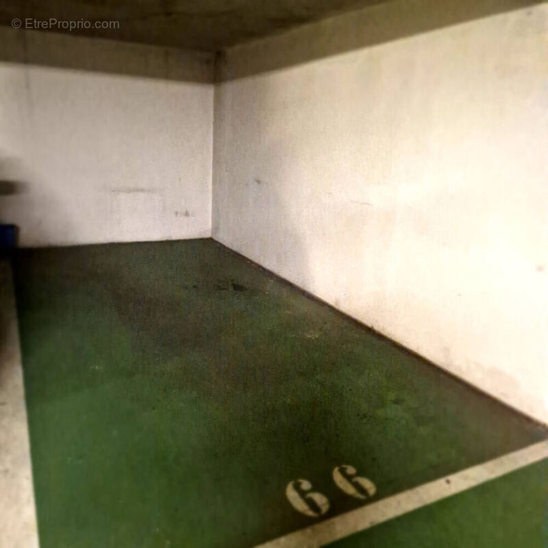 Parking à SURESNES