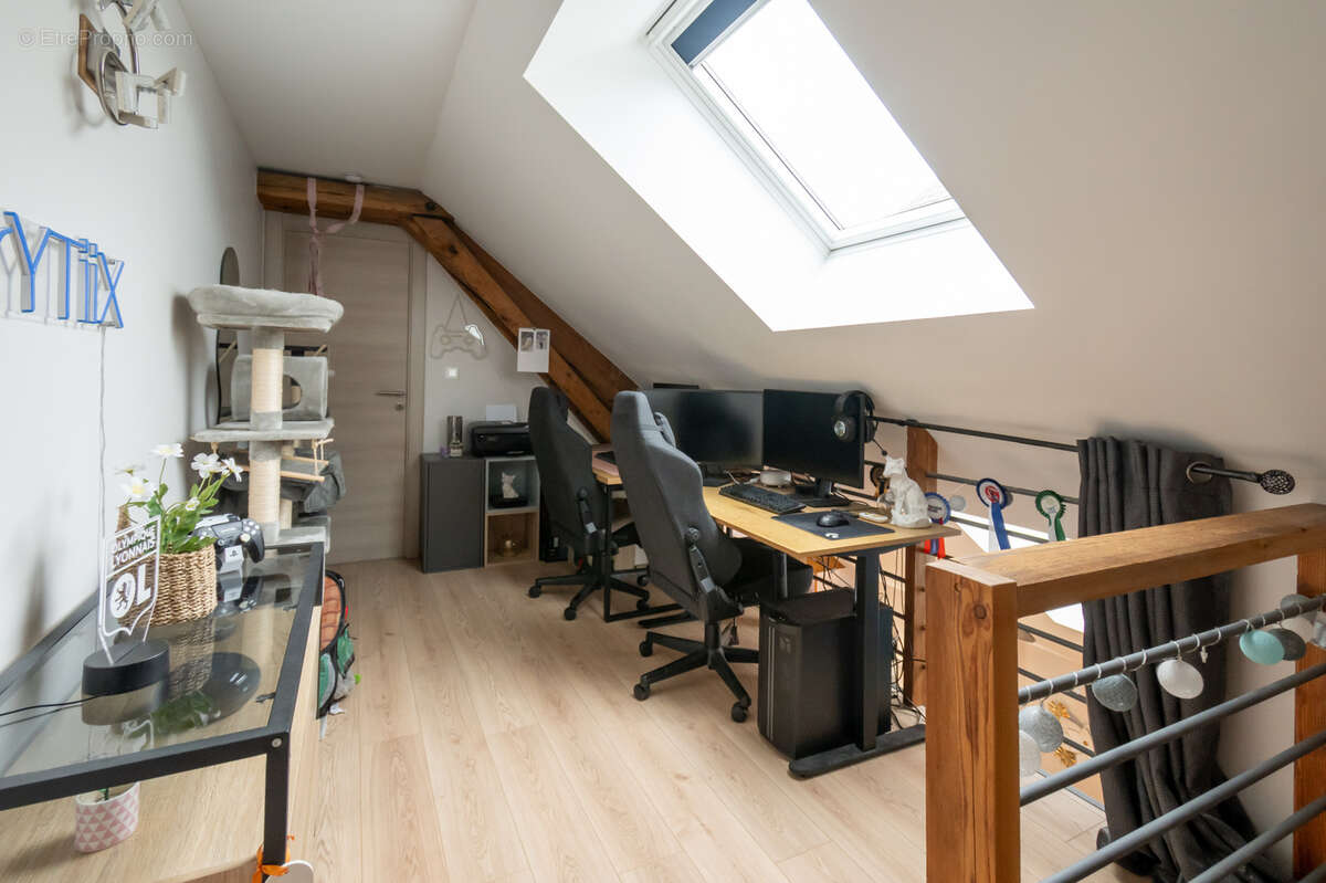 Appartement à FRASNE