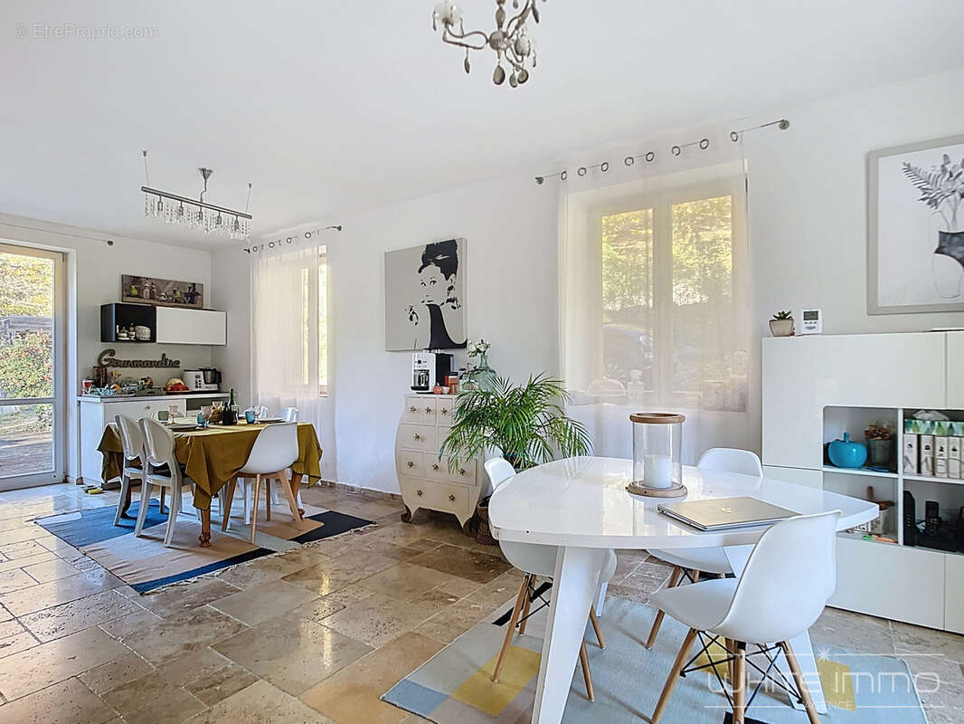 Maison à FRANCHEVILLE