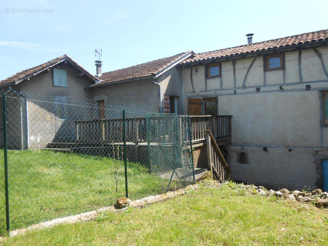 Maison à LIVINHAC-LE-HAUT