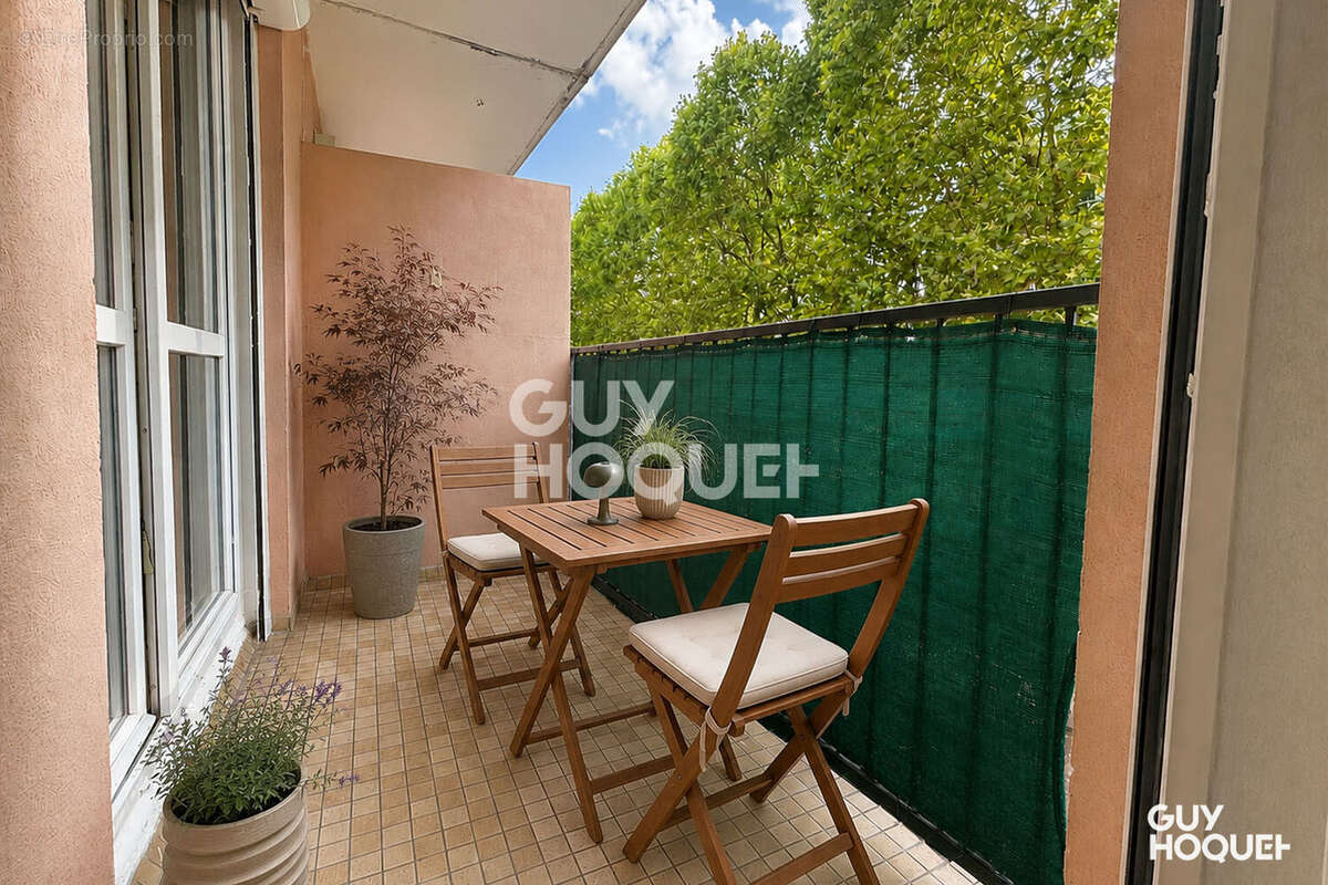 À vendre 3 pièces de 63m²  balcon + parking - photo 3