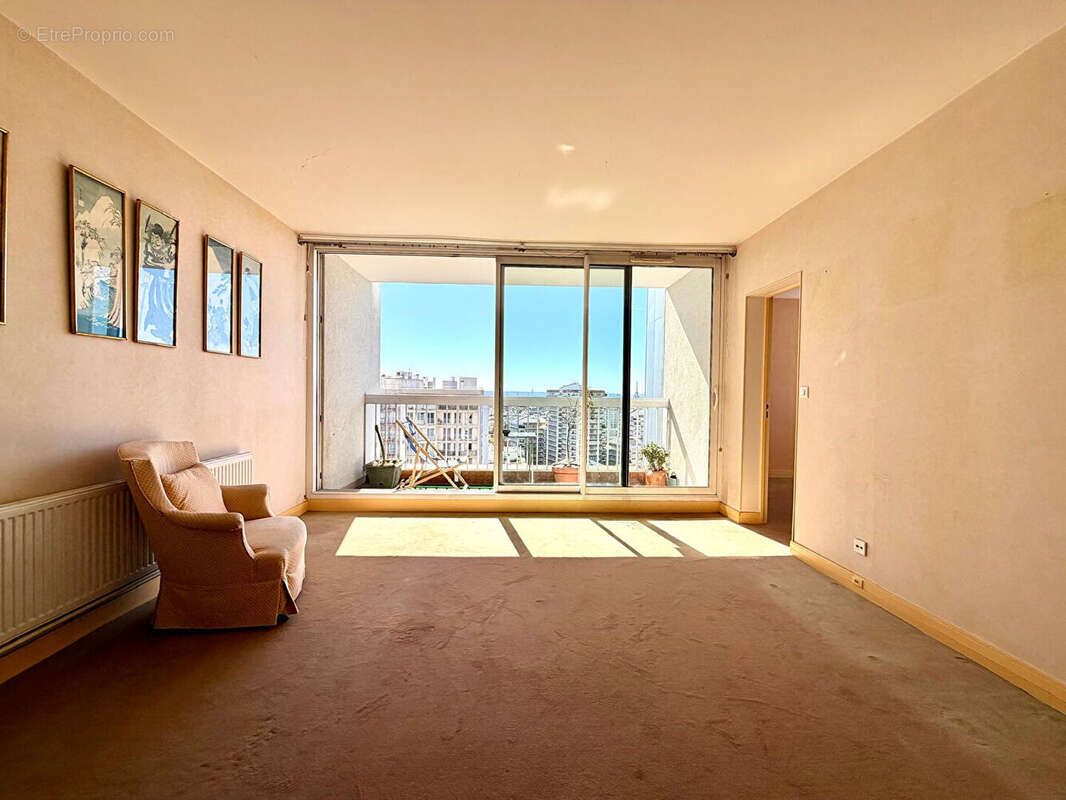 Appartement à PARIS-19E