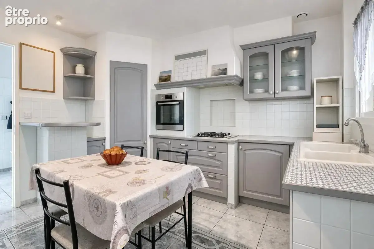 31170 - tournefeuille – quartier le pahin – maison 8 pièces - 190 m² environ – 5 chambres - terrain clos 950 m² environ - - photo 8