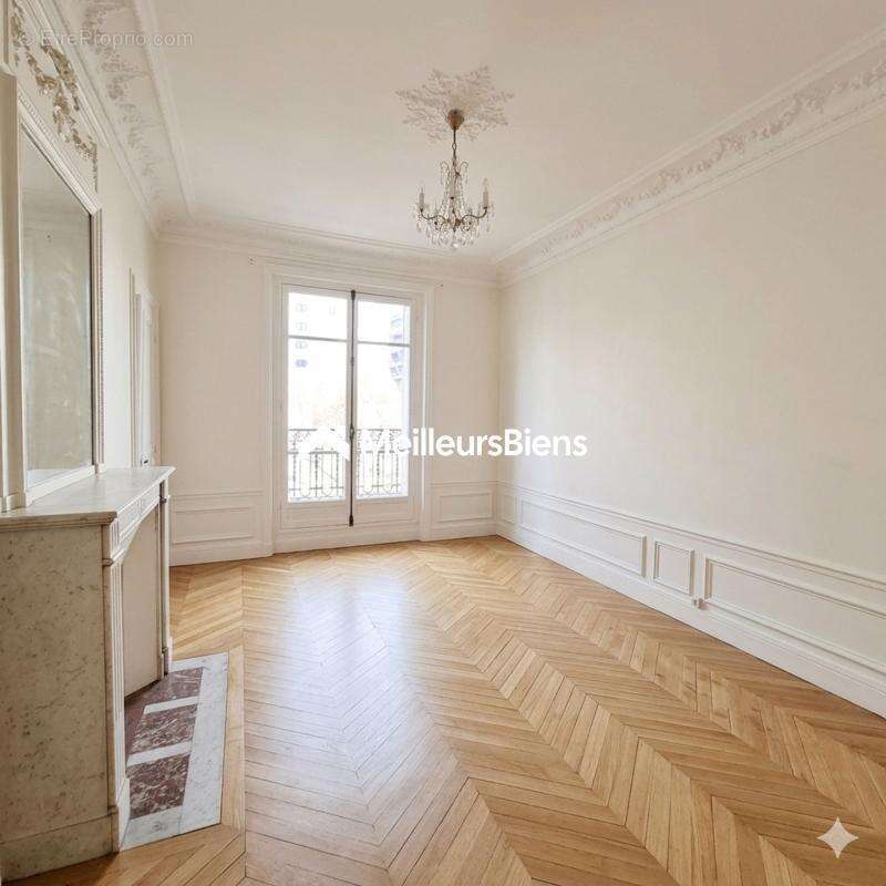 Appartement à PARIS-19E