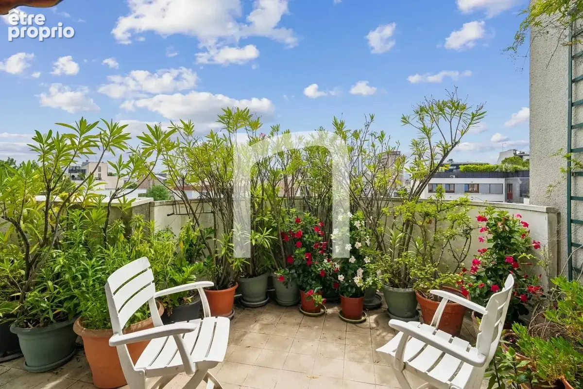 162m2, dernier étage, terrasse, vue dégagée, 6 p - photo 2