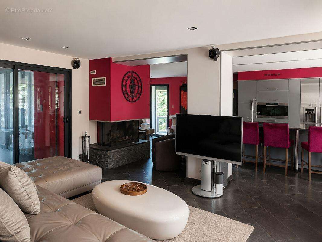 Maison Corbelin 12 pièce(s) 430 m2 - photo 7