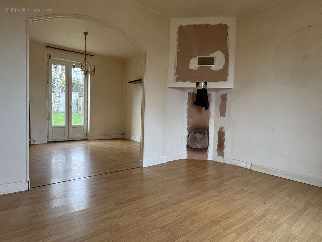 Maison à SAINTE-GAUBURGE-SAINTE-COLOMBE