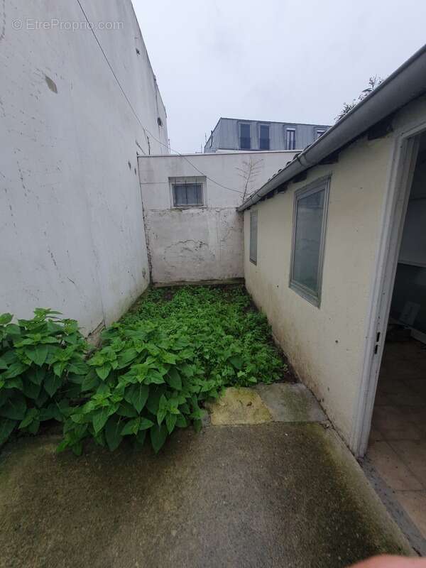 Commerce à ASNIERES-SUR-SEINE