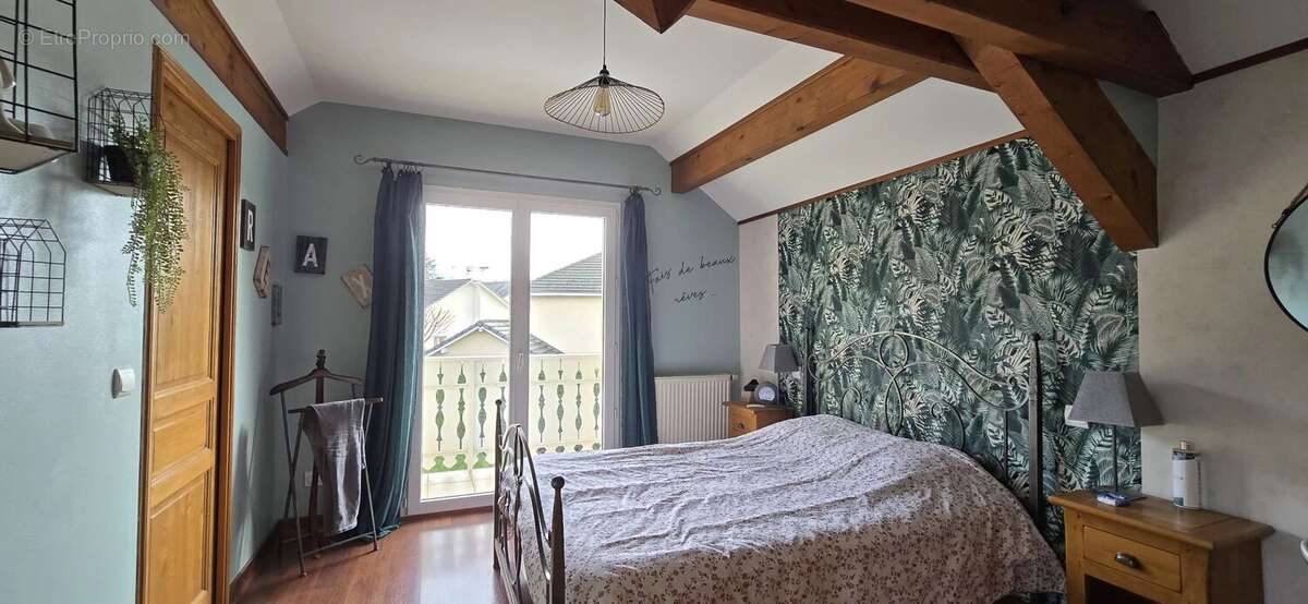 Maison à CHALLES-LES-EAUX