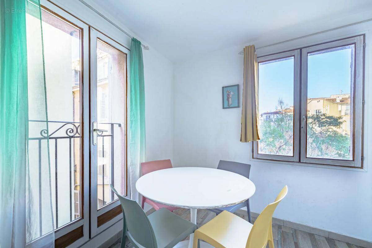 Appartement à MARSEILLE-2E