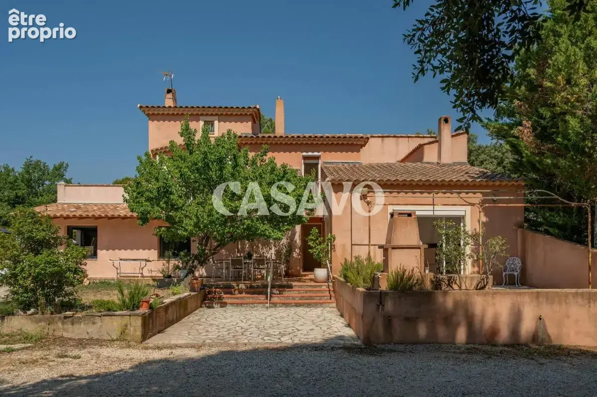 Vente Maison 8 pièces de 236m² - 13760 Saint-Cannat - photo 2