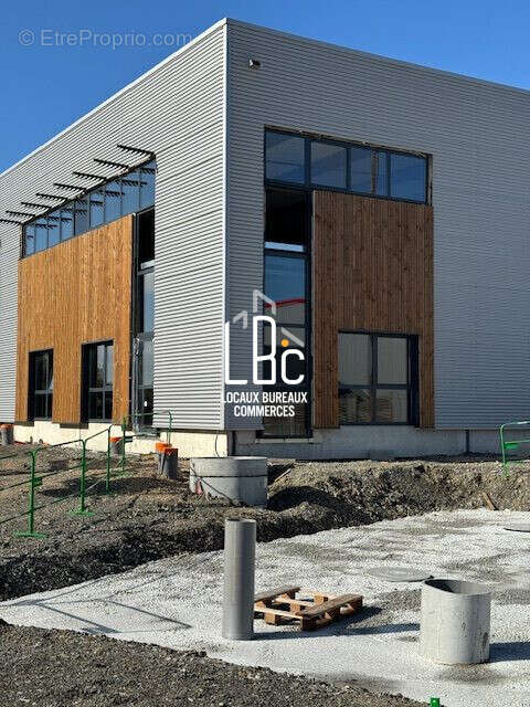 Commerce à BASSE-GOULAINE