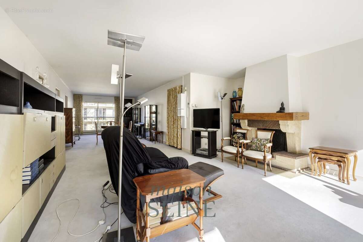 Appartement à NEUILLY-SUR-SEINE