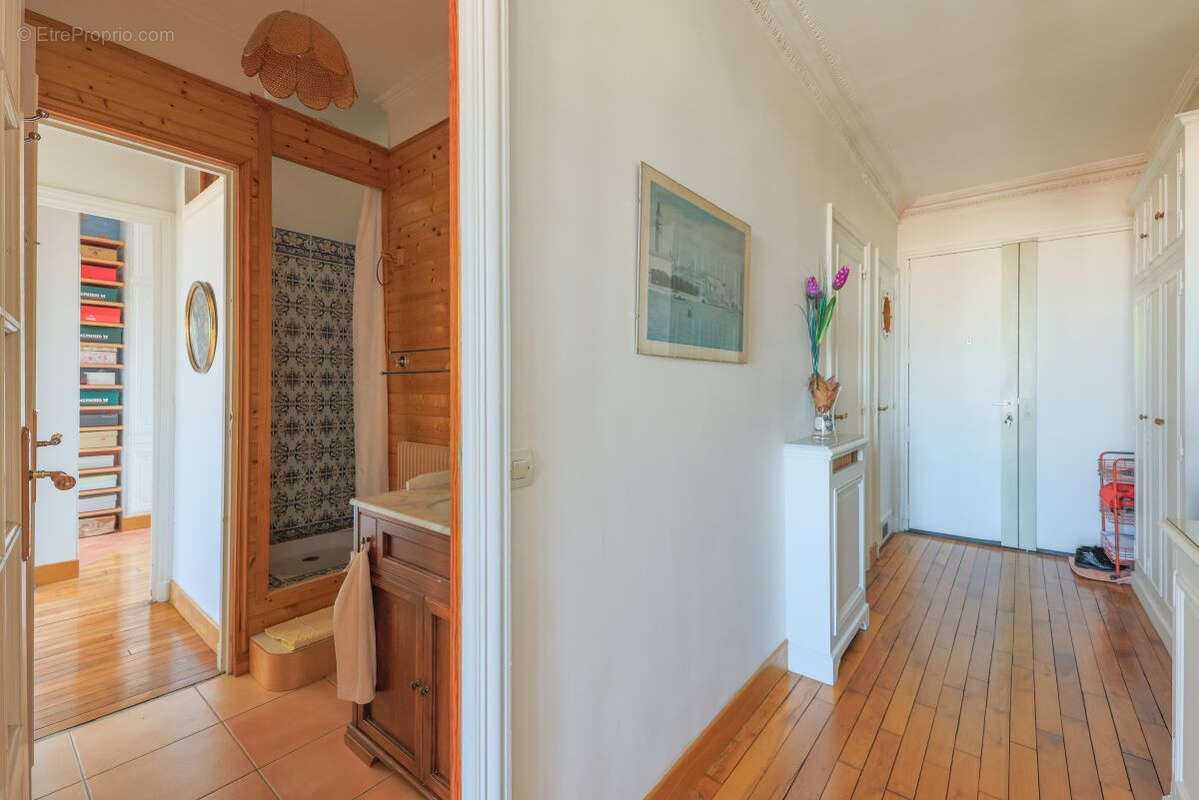 Appartement à MONTROUGE