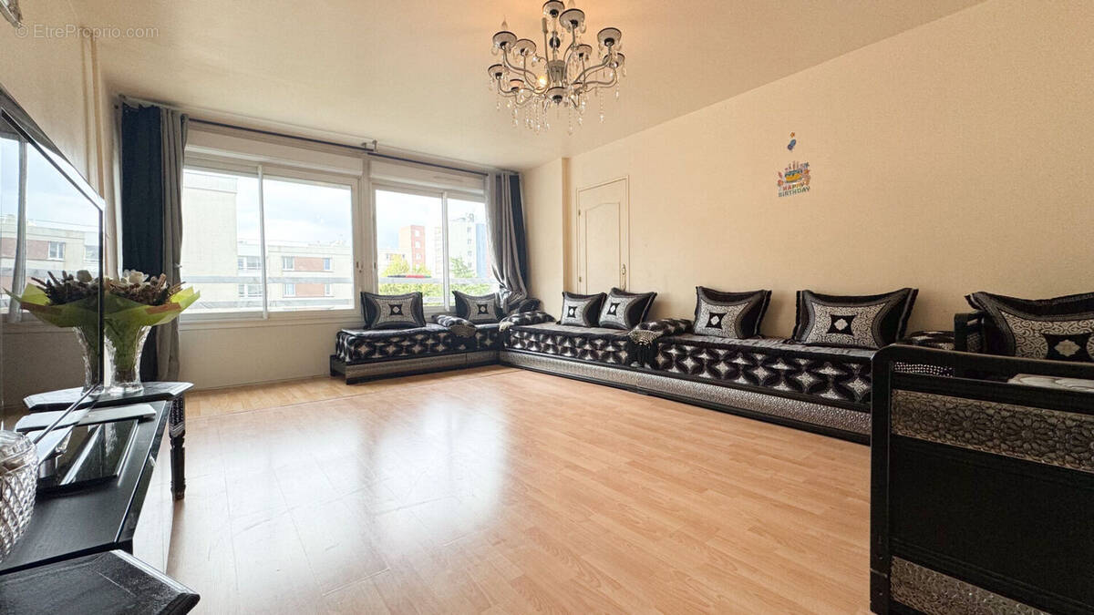 Appartement à CORBEIL-ESSONNES