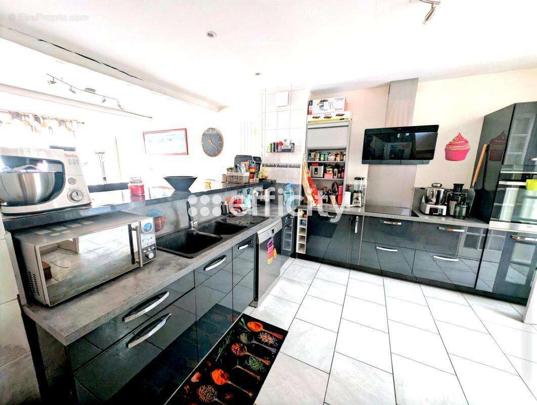 Maison à CANY-BARVILLE